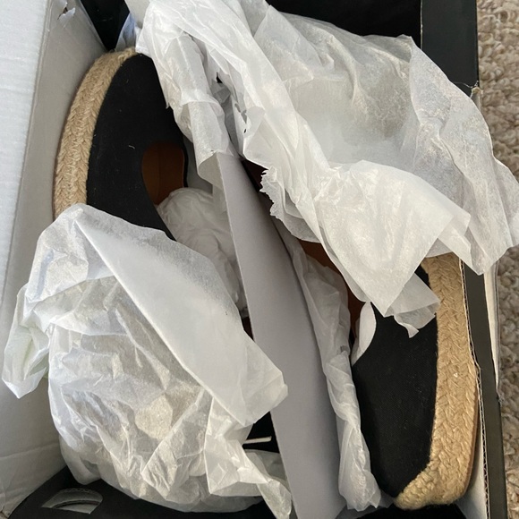 J Crew Black Wedges (size 8.5) never worn, new in box - Picture 3 of 5